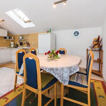 Three-bedroom In Apartamento Bilice