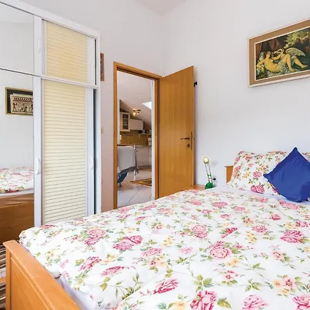 Three-bedroom In Appartamento